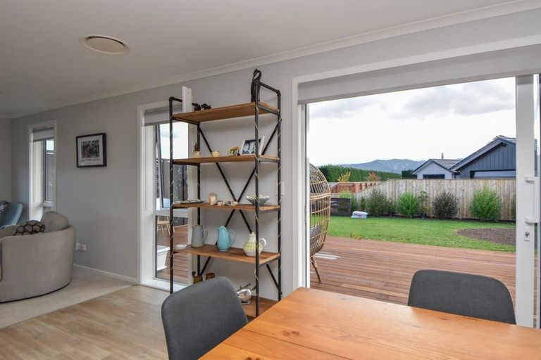 Photo of property in 6 Takahe Drive, Carterton, 5713