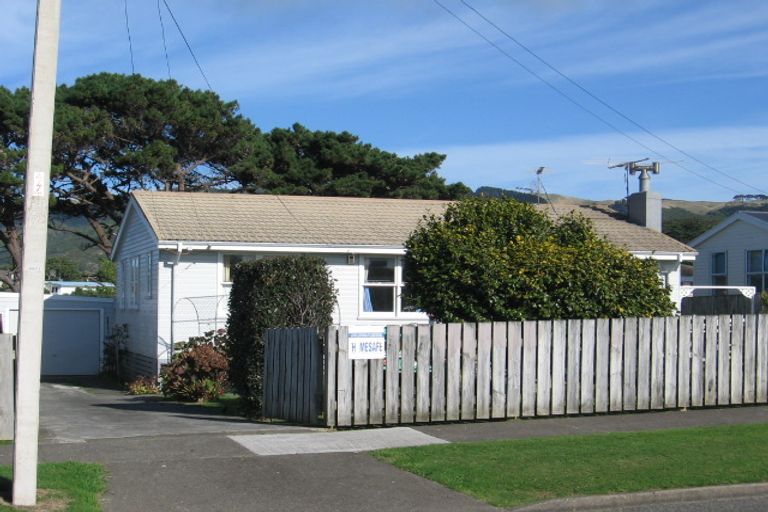 Photo of property in 47 Whanga Crescent, Titahi Bay, Porirua, 5022