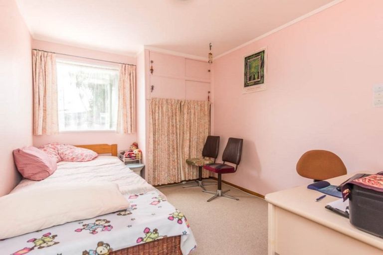 Photo of property in 3 Denyer Place, New Lynn, Auckland, 0600