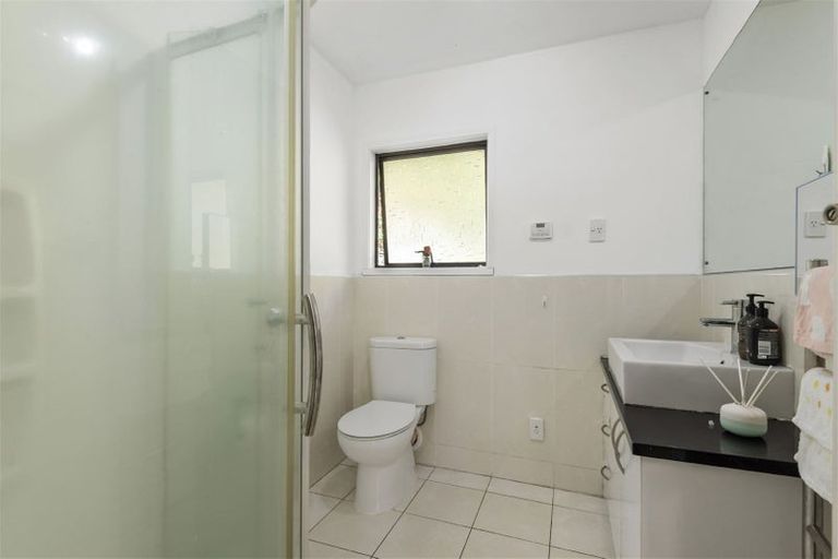 Photo of property in 9 Honeysuckle Lane, Mairangi Bay, Auckland, 0630