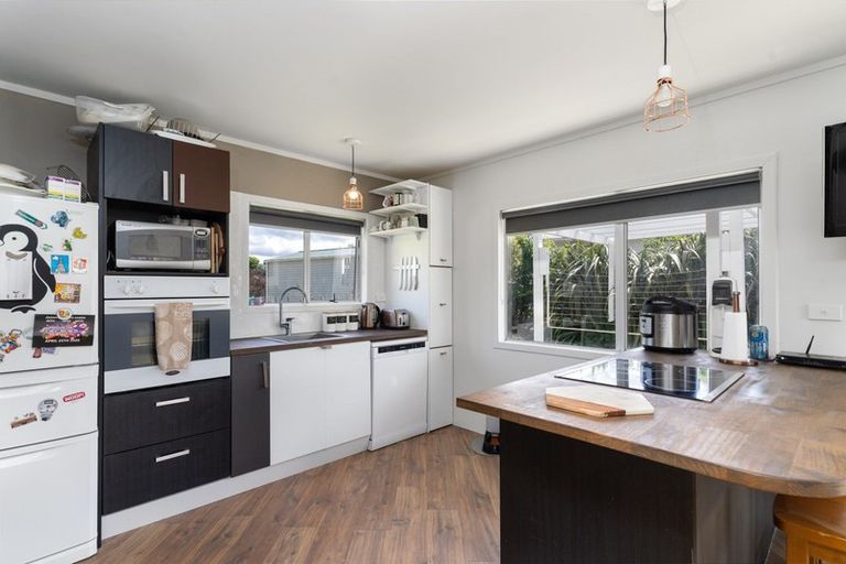 Photo of property in 106 Brandon Street, Featherston, 5710