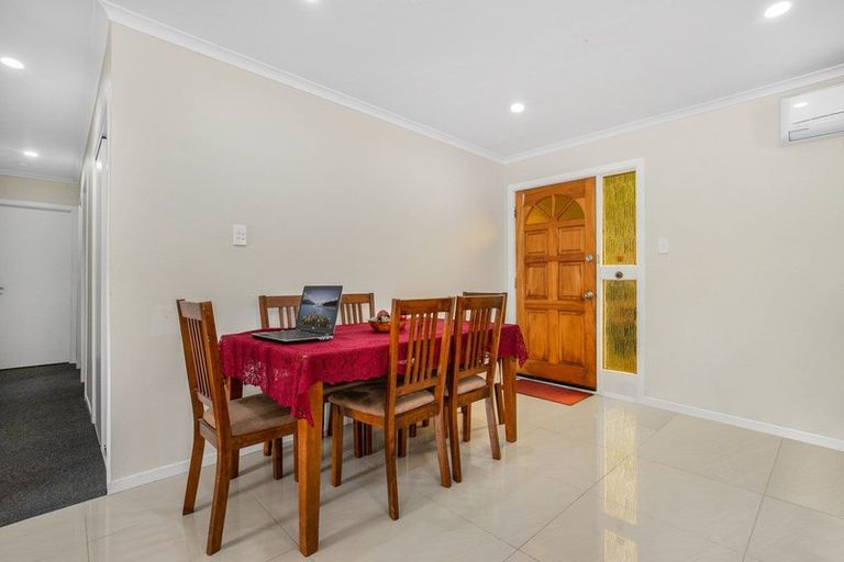 Photo of property in 34 Aquarius Avenue, Glen Eden, Auckland, 0602
