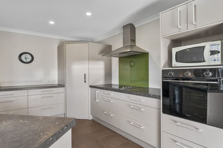 Photo of property in 8 Brompton Close, Richmond Heights, Taupo, 3330