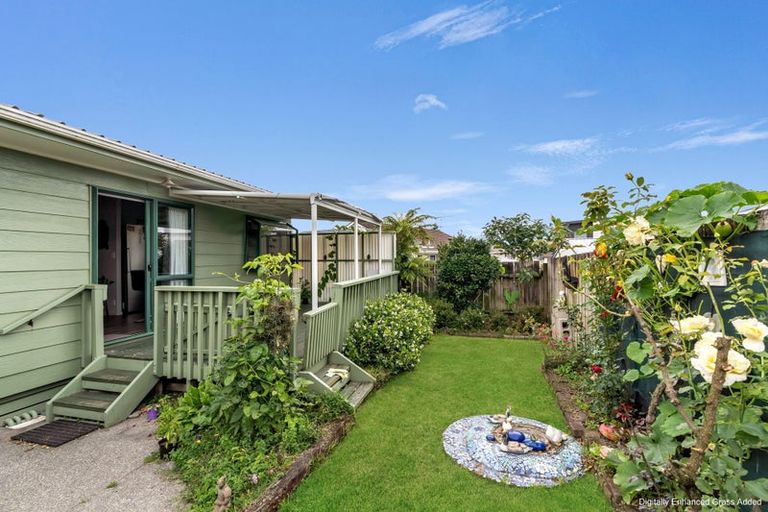 Photo of property in 8a Melleray Place, Randwick Park, Auckland, 2105