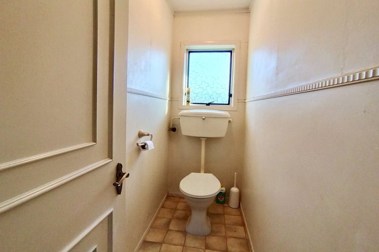 Photo of property in 2/36 Pupuke Road, Takapuna, Auckland, 0622