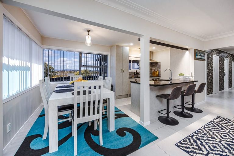 Photo of property in 6 Lucas Place, Weymouth, Auckland, 2103