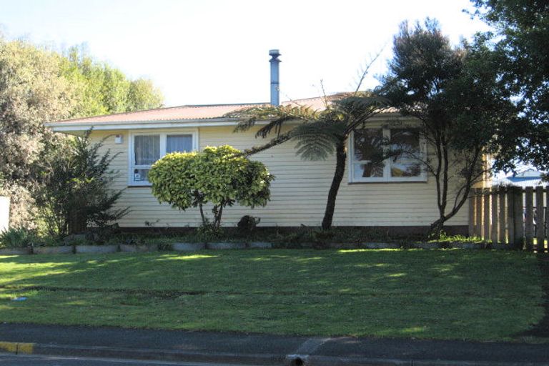 Photo of property in 13 Eastburn Street, Papakura, 2110