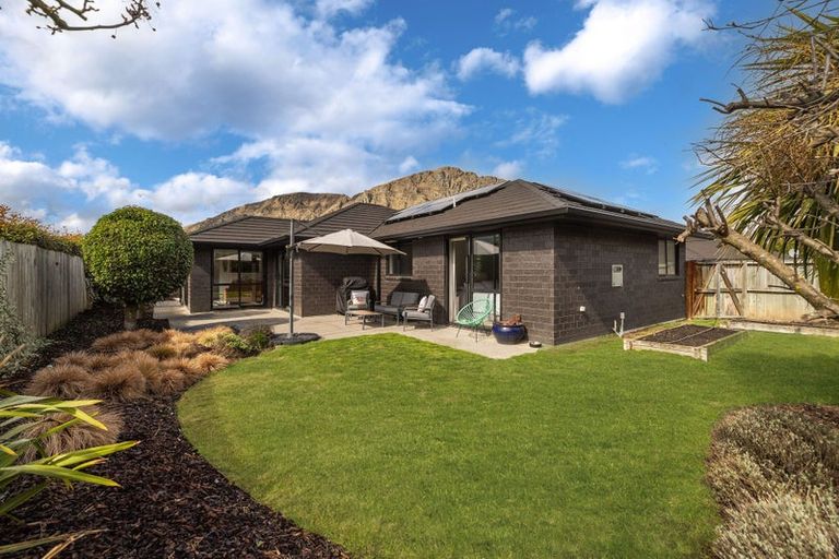 Photo of property in 6 Alluvial Court, Arthurs Point, Queenstown, 9371
