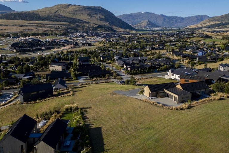 Photo of property in 8 Glenelg Lane, Jacks Point, 9371