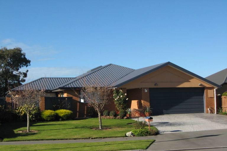 Photo of property in 41 Blue Gum Place, New Brighton, Christchurch, 8083