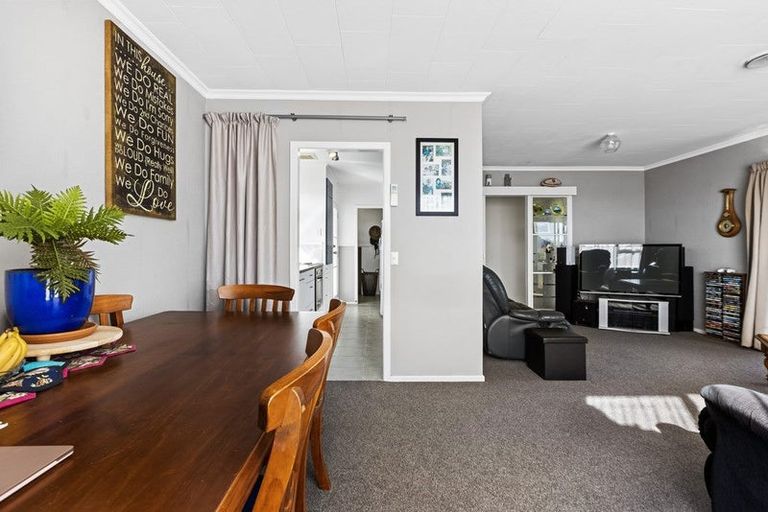 Photo of property in 18 Saxton Road, Upper Vogeltown, New Plymouth, 4310