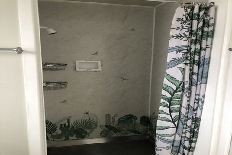 Photo of property in 37 Featherston Street, Levin, 5510