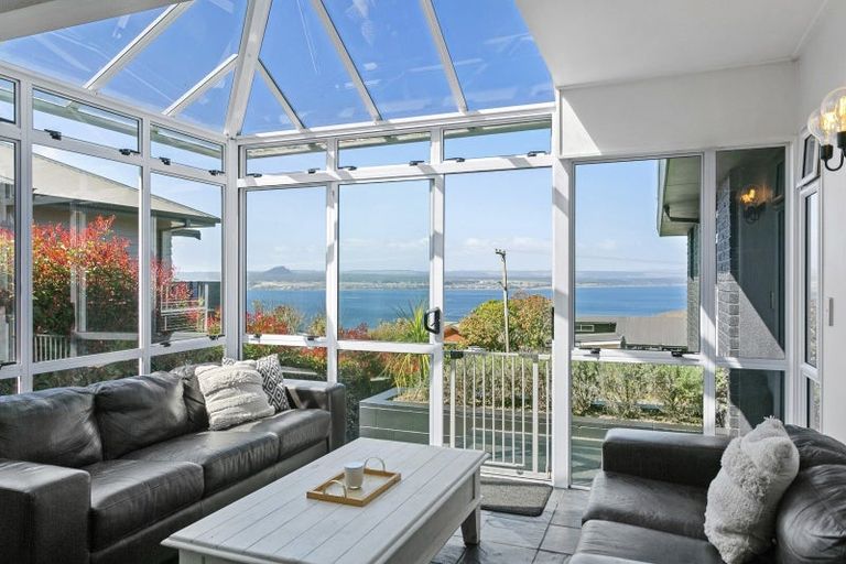 Photo of property in 86 Wakeman Road, Acacia Bay, Taupo, 3330