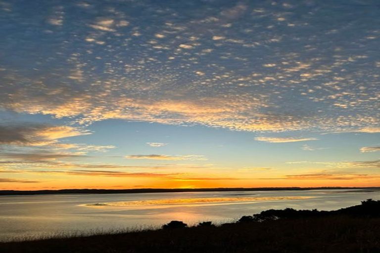 Photo of property in 24 Te Wairoa Lane, Tinopai, 0593