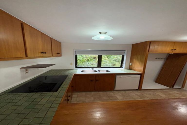 Photo of property in 28 Burns Road, Hospital Hill, Napier, 4110