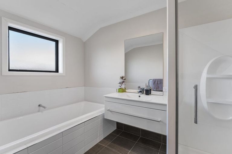 Photo of property in 8 Brompton Close, Richmond Heights, Taupo, 3330