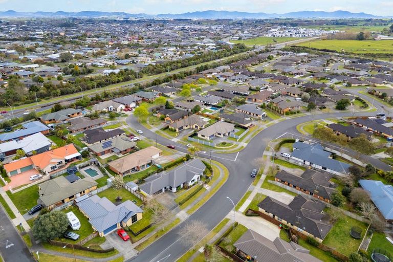 Photo of property in 1 Whitford Place, Rototuna North, Hamilton, 3210