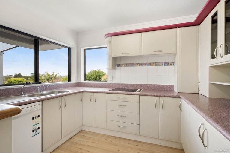 Photo of property in 36 Sturges Road, Henderson, Auckland, 0612