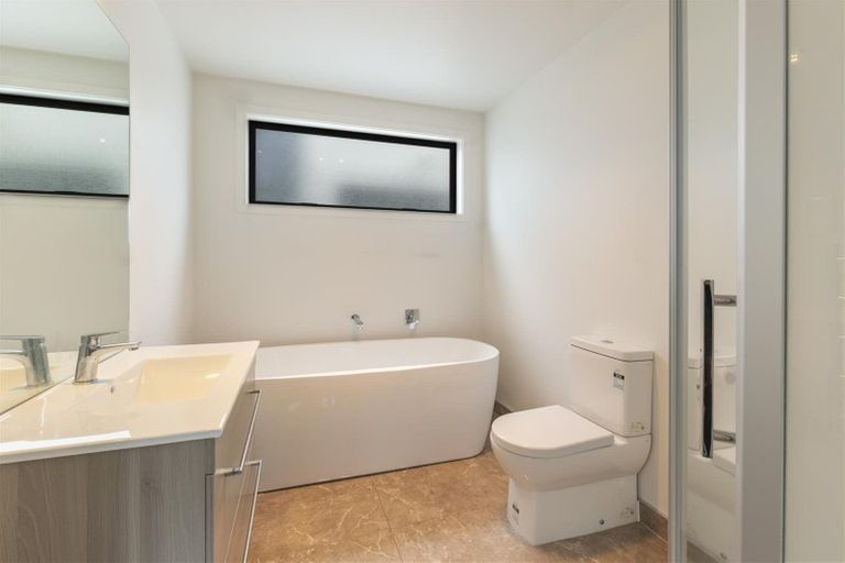 Photo of property in 31 Tapuwae Way, Mangere Bridge, Auckland, 2022