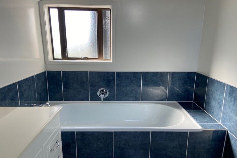 Photo of property in 20a Otakau Road, Milford, Auckland, 0620