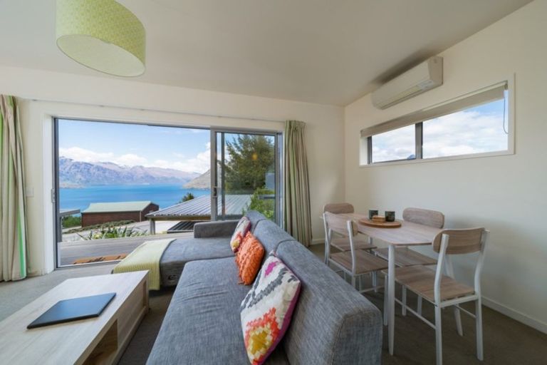 Photo of property in 129a Wynyard Crescent, Fernhill, Queenstown, 9300