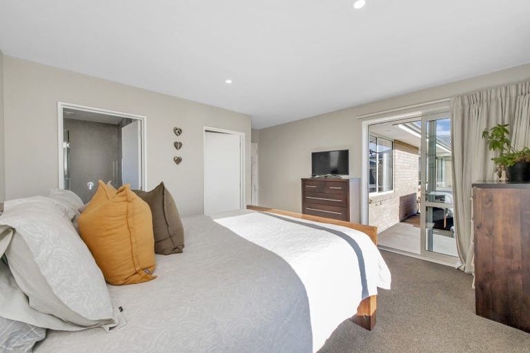 Photo of property in 9 Dundee Close, Darfield, 7510