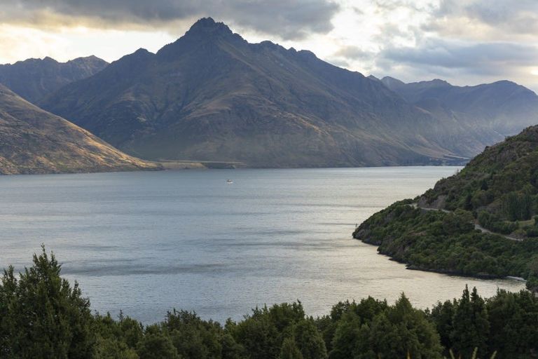 Photo of property in 22 Mckerrow Place, Sunshine Bay, Queenstown, 9300