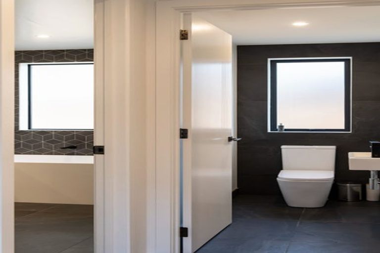 Photo of property in 18 Brywood Rise, Flagstaff, Hamilton, 3210