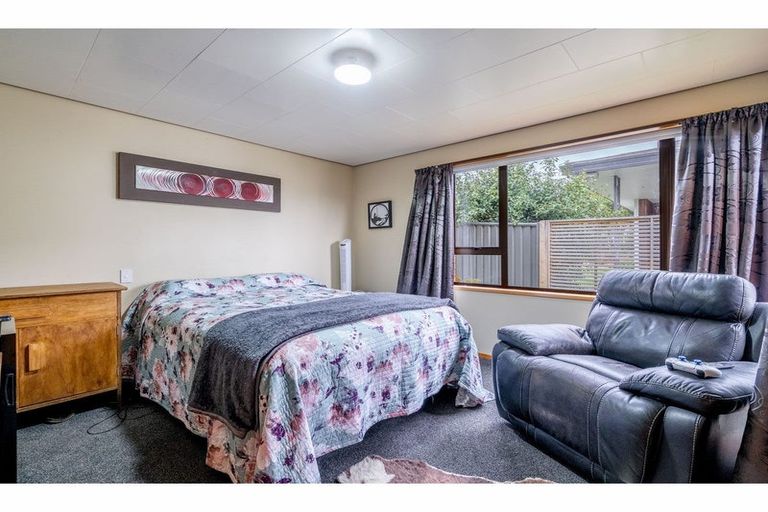 Photo of property in 22 Aotea Crescent, Gore, 9710