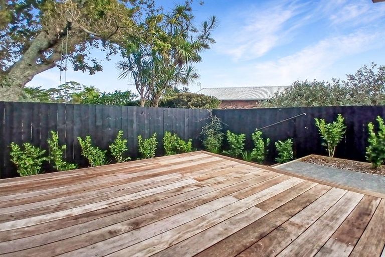 Photo of property in 8/109 Taikata Road, Te Atatu Peninsula, Auckland, 0610