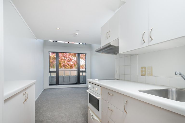 Photo of property in 12b/30 Westward Ho, Glen Eden, Auckland, 0602