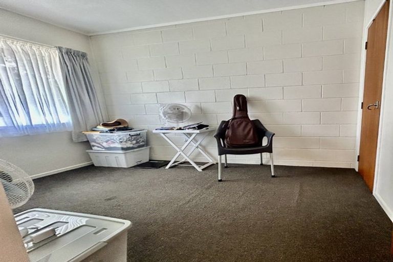 Photo of property in 4/318 Te Atatu Road, Te Atatu South, Auckland, 0610