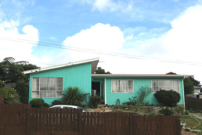 Photo of property in 101 Driver Crescent, Cannons Creek, Porirua, 5024