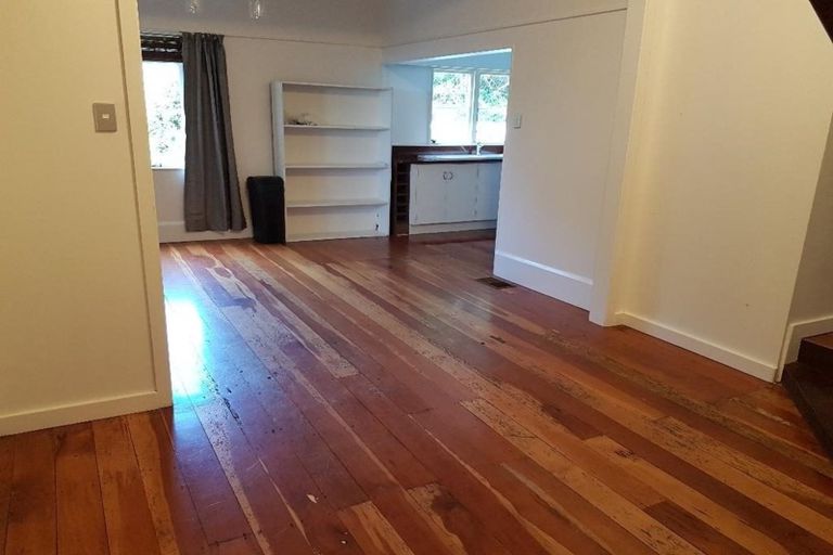 Photo of property in 50 Connaught Terrace, Brooklyn, Wellington, 6021