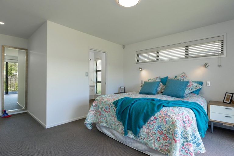 Photo of property in 27 Glentui Place, Waikawa, Picton, 7220