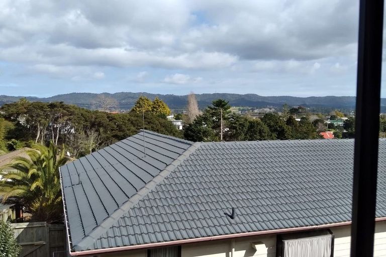 Photo of property in 10/15 Sunhill Road, Sunnyvale, Auckland, 0612