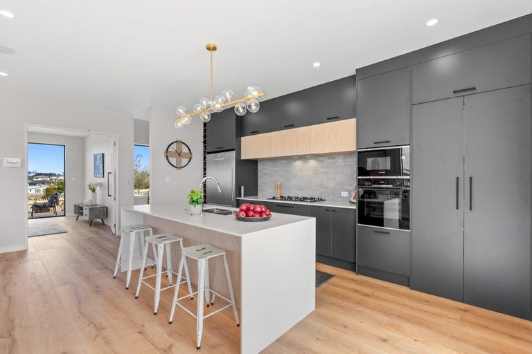 Photo of property in 17a Alexandra Street, Riverhead, 0820