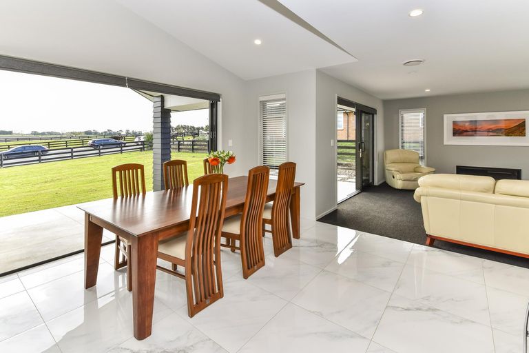 Photo of property in 133 Mcrobbie Road, Kingseat, Papakura, 2580