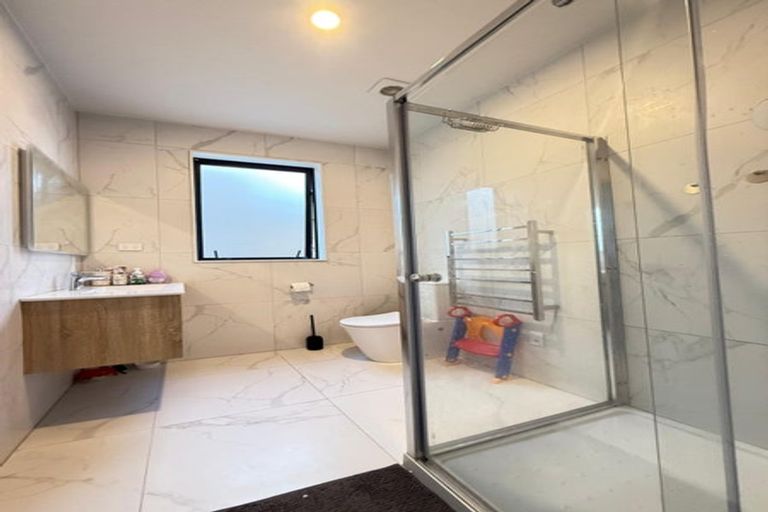 Photo of property in 16 Kapehu Road, Silverdale, 0932