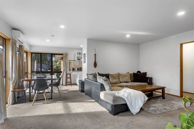 Photo of property in 2/1 Fountainhead Lane, Hillmorton, Christchurch, 8025