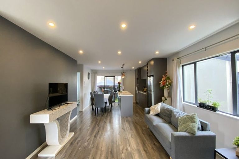 Photo of property in 28 Rakich Place, Henderson, Auckland, 0612