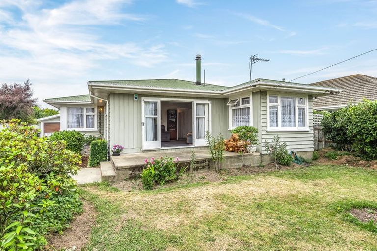 Photo of property in 74 Hargood Street, Woolston, Christchurch, 8062