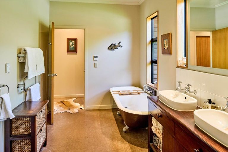 Photo of property in 96 Arcus Road, Te Horo, Otaki, 5582