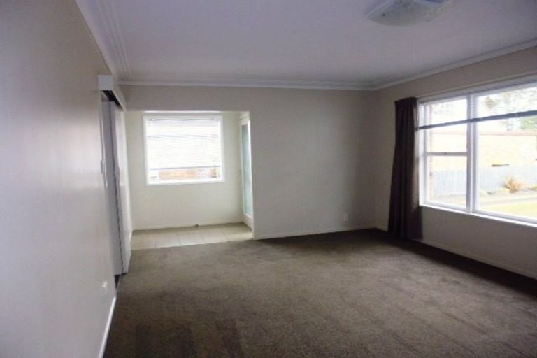 Photo of property in 2/43 East Street, Papakura, 2110