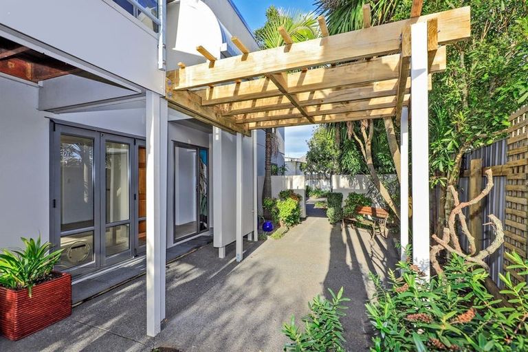 Photo of property in 1/19 Havelock Road, Havelock North, 4130