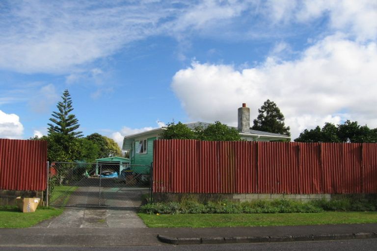 Photo of property in 20 Montmere Avenue, Te Atatu Peninsula, Auckland, 0610