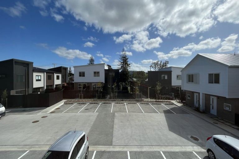 Photo of property in 6/476 West Coast Road, Glen Eden, Auckland, 0602