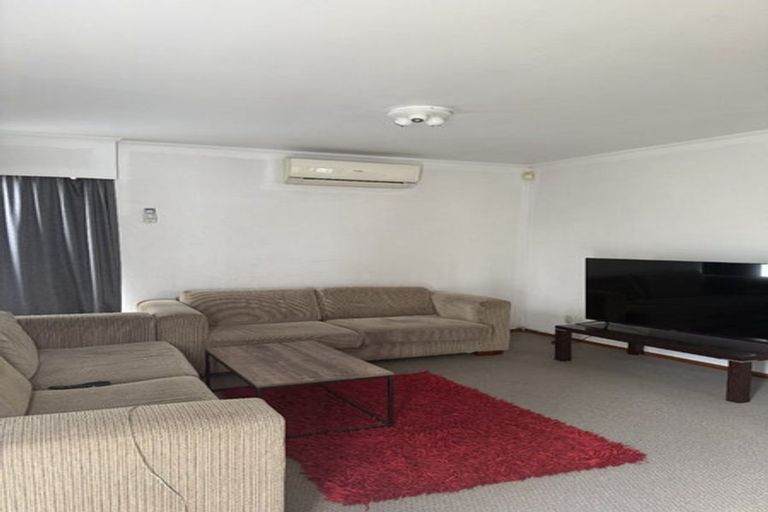 Photo of property in 64 Sunlands Drive, Manurewa, Auckland, 2102