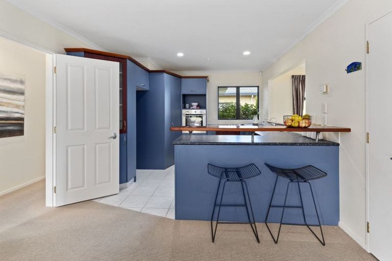 Photo of property in 24 Coventry Way, Long Bay, Auckland, 0630