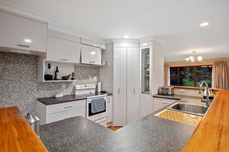 Photo of property in 33 Waikite Road, Welcome Bay, Tauranga, 3112